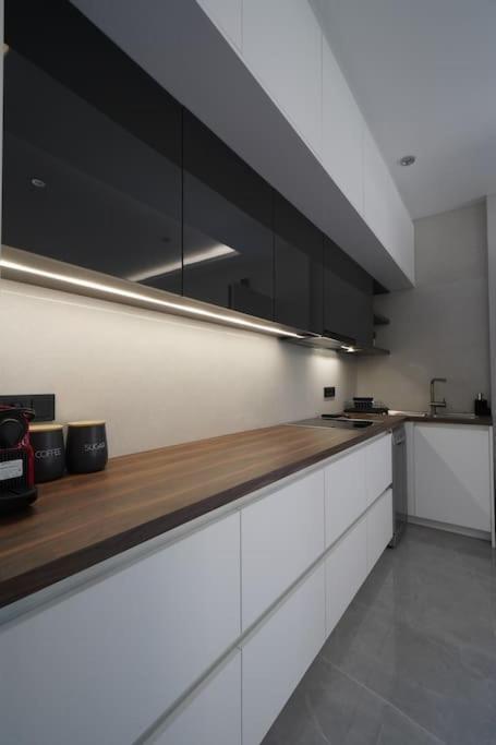 Brand New 3Br With 2 Bathrooms Marousi Apartment Athens Exterior photo